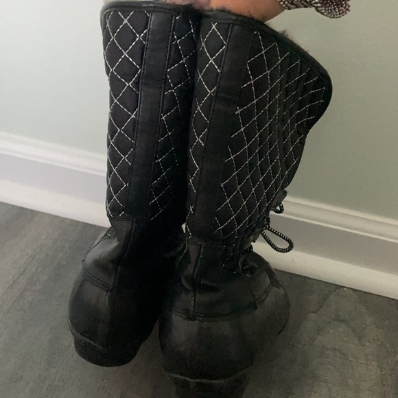 Stevies Black Faux Fur Duck Boots Girls 5 - Picture 4 of 6